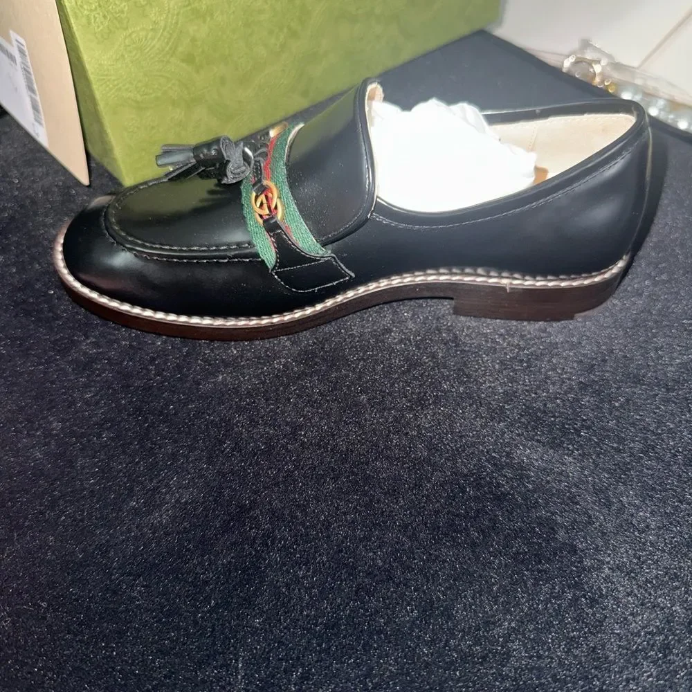 Brand new Gucci Black leather  Loafers with Tassel Detail size 32 us size 1